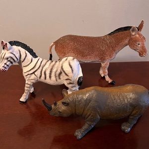 Lot of 3 Zoo Animals figures